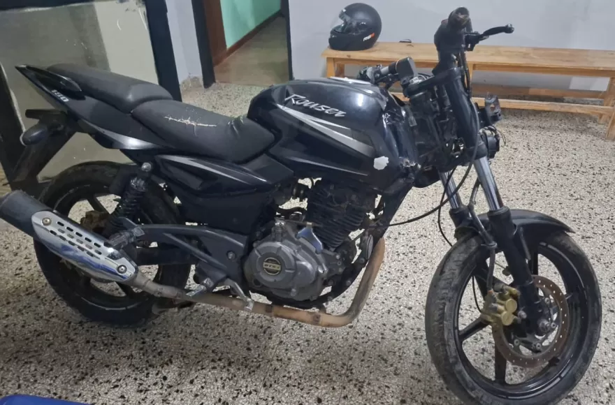 Recuperan moto robada y detienen a un sujeto con coca&iacute;na