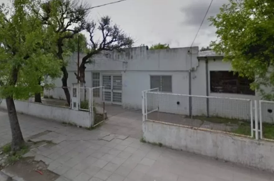 El cargo a cubrir corresponde a un Ayudante de Cocina, turno mañana en la Escuela Primaria N° 17.