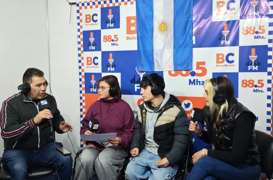 Brisa y Bautista dialogaron con FM Berisso Ciudad.