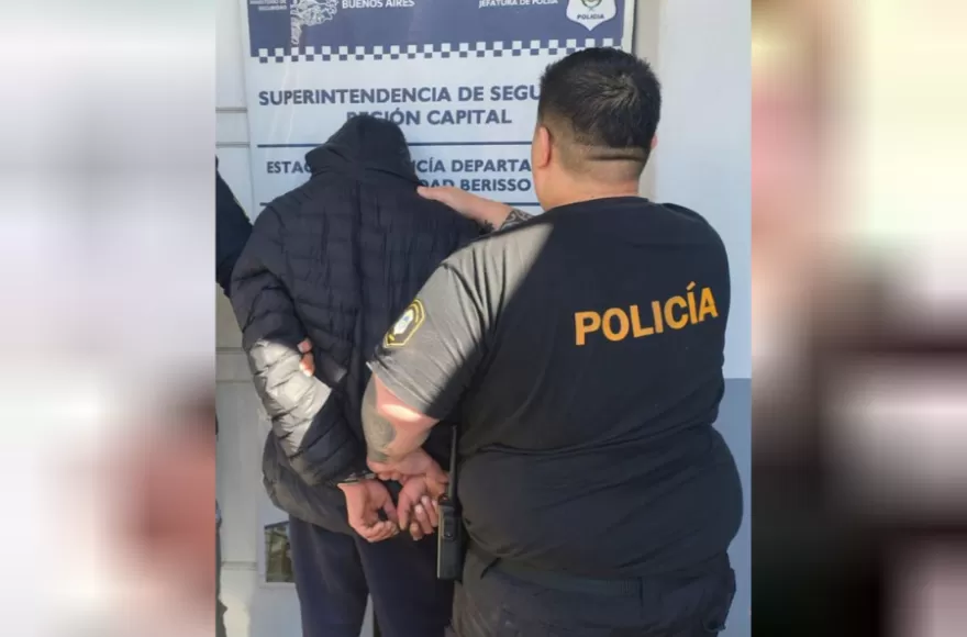 El detenido fue trasladado a sede policial y quedó a disposición de la UFI que interviene en la causa.