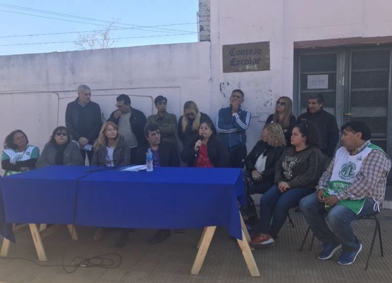 La conferencia encabezada por el consejero Palomino.