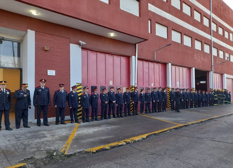 Acto en el cuartel central.