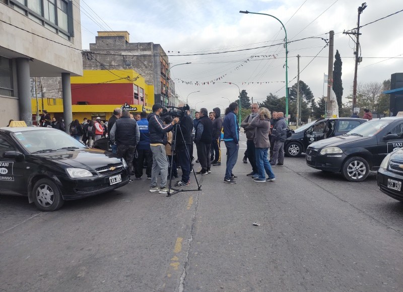 Manifestación espontánea tras el asesinato de su compañero.