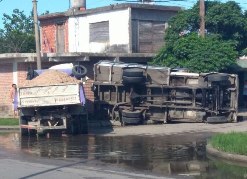 Los vehículos involucrados.