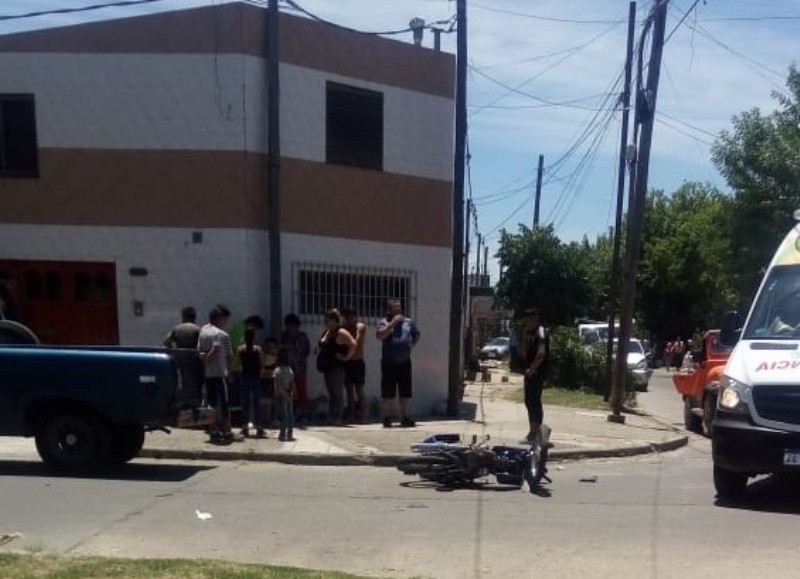 Un motociclista resultó herido.