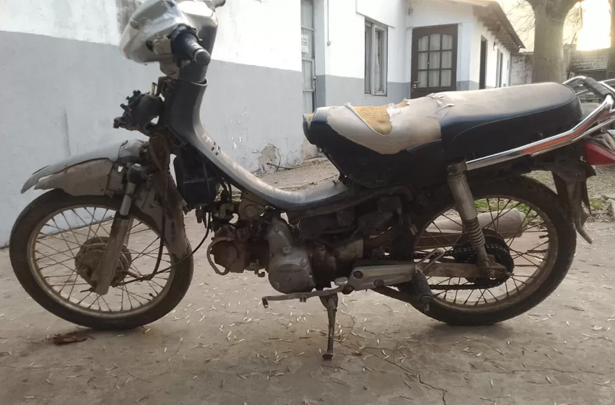 La moto fue secuestrada y trasladada a la Comisaría Cuarta de Berisso.