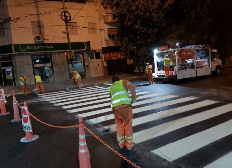 La cuadrilla en plena labor.