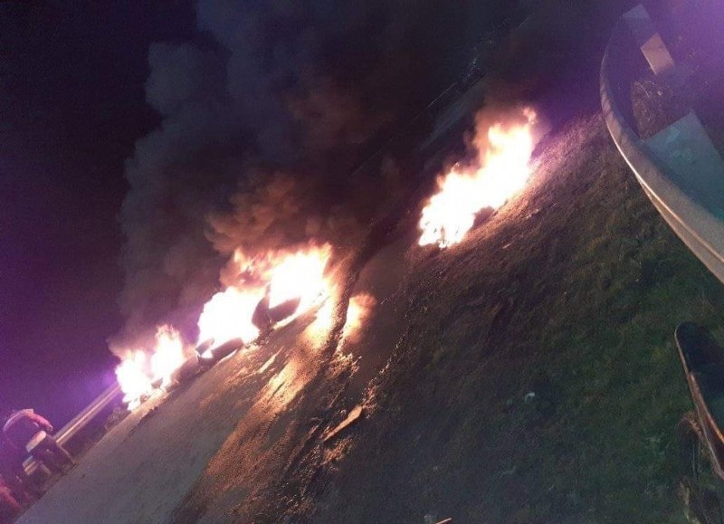 Manifestantes sobre la Avenida 66