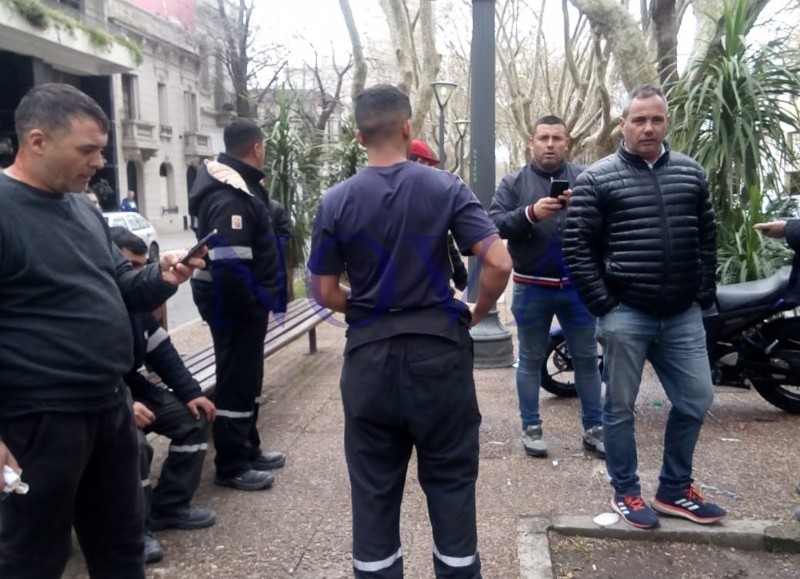 El conflicto interno de la UOCRA en La Plata sumó un capítulo más de violencia este miércoles al mediodía. (Foto: NOVA)