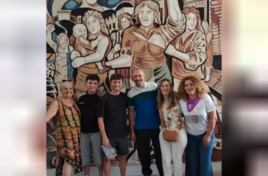 “Este homenaje nos representa, nos une y nos impulsa a seguir trabajando por un futuro más justo, igualitario y solidario”, relataron desde el STMB