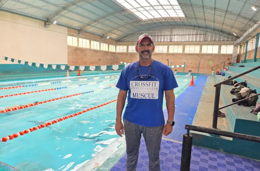 César en el Natatorio Oscar Pagano.