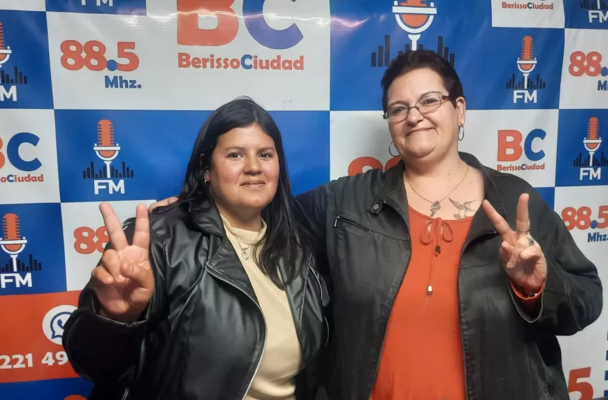 Daniela Astrada y Sandra Lisárraga, integrantes del grupo Mujeres Unidas y Organizadas.