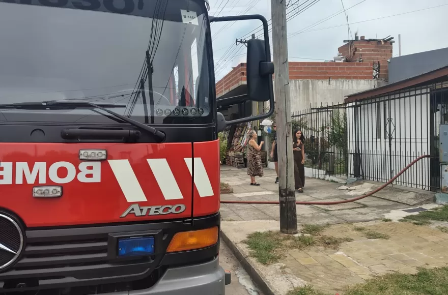 Bomberos acudieron ante el siniestro.