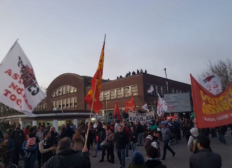 Los trabajadores tomaron la planta.