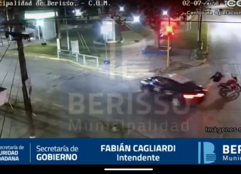 El rodado menor pasó en rojo.