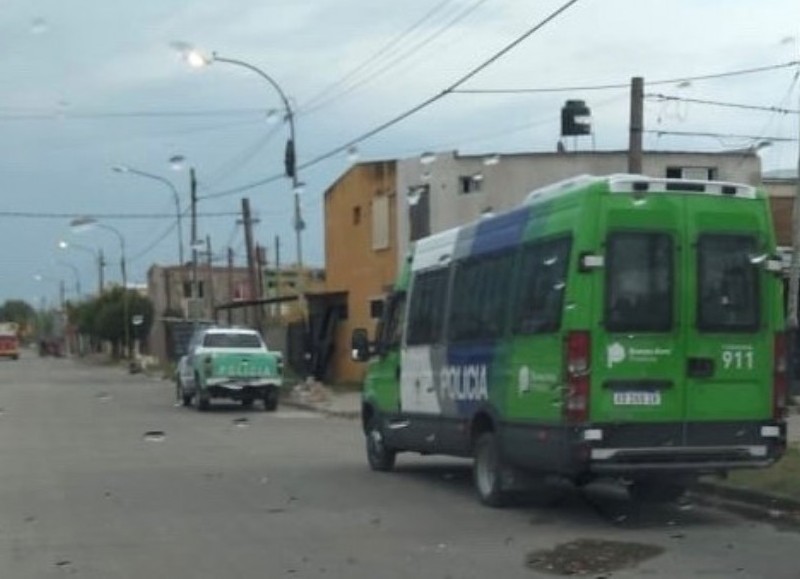 A primer hora de la mañana la policía permanecía en el lugar.