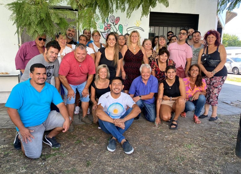 Según lo difundido por el concejal, las paredes de su local ubicado en Horacio Cestino y Guemes reflejaron los modos de manejarse del Gobierno oficialista en Ensenada.