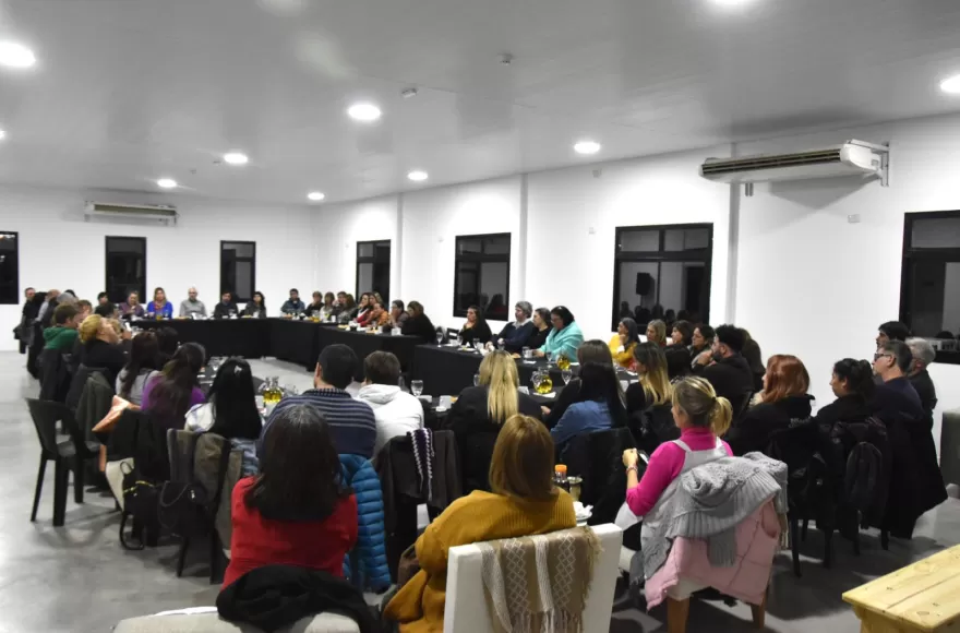Participaron docentes, talleristas culturales y profesores de escuelas deportivas.
