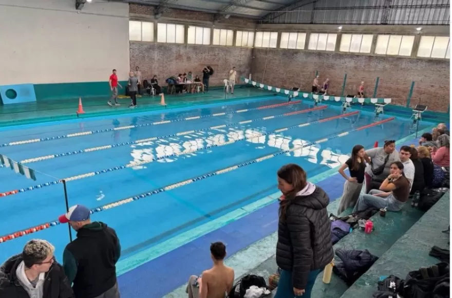 La instancia contó con la participación de nadadores y nadadoras de distintos espacios deportivos de la ciudad.