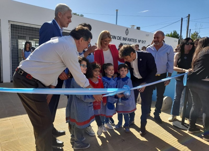 La ceremonia del corte de cintas.