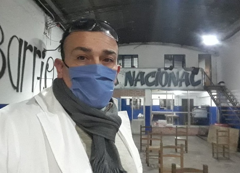 Médico clínico en la primera línea de batalla.