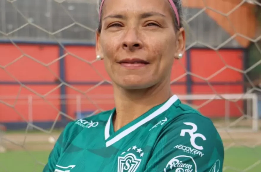 Fanny Rodríguez cruza la Cordillera.