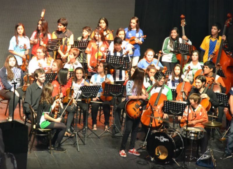 Bajo la dirección del maestro Bondar.