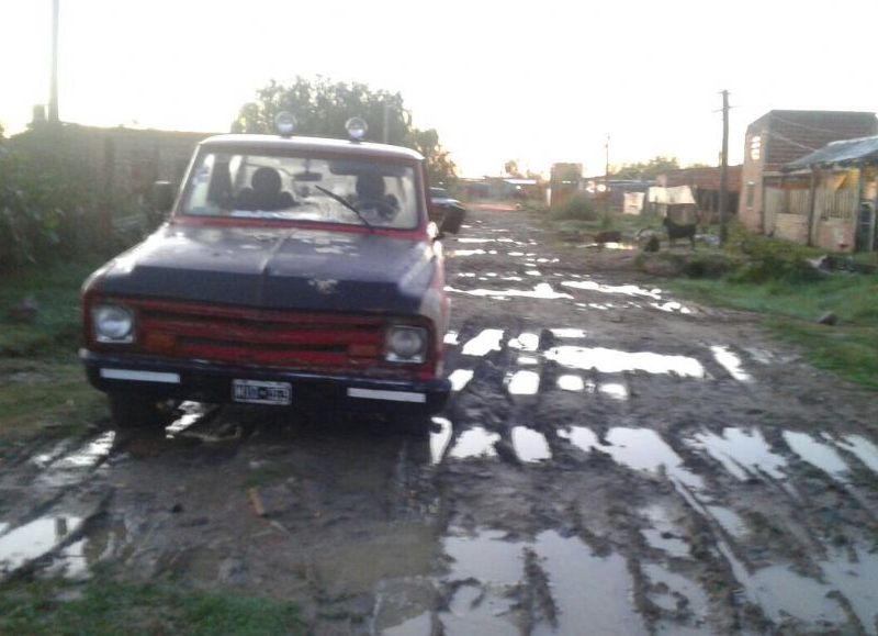 Con lluvia se torna intransitable.