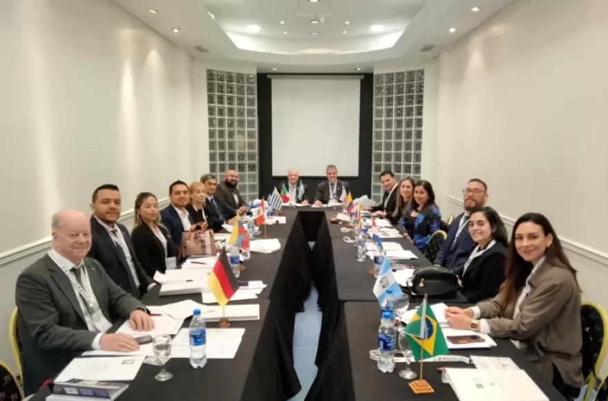 Hubo autoridades nacionales, de CABA, provinciales, SRT y de la Comisión Permanente de Seguridad, Higiene y Medicina del Trabajo de la República Argentina.