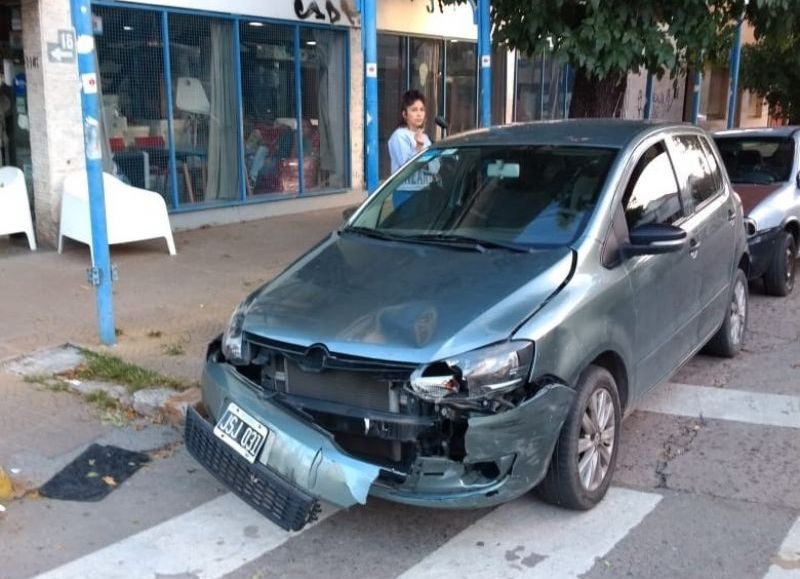 Siniestro protagonizado por un automóvil y una moto.