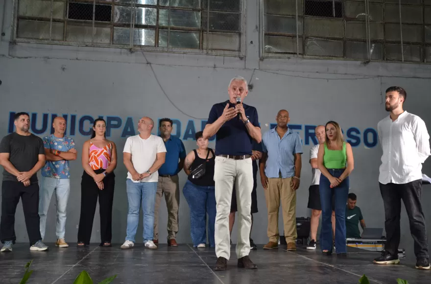 Cagliardi encabezó el acto de cierre de año de la Asociación Regional de Vóley Amateur.