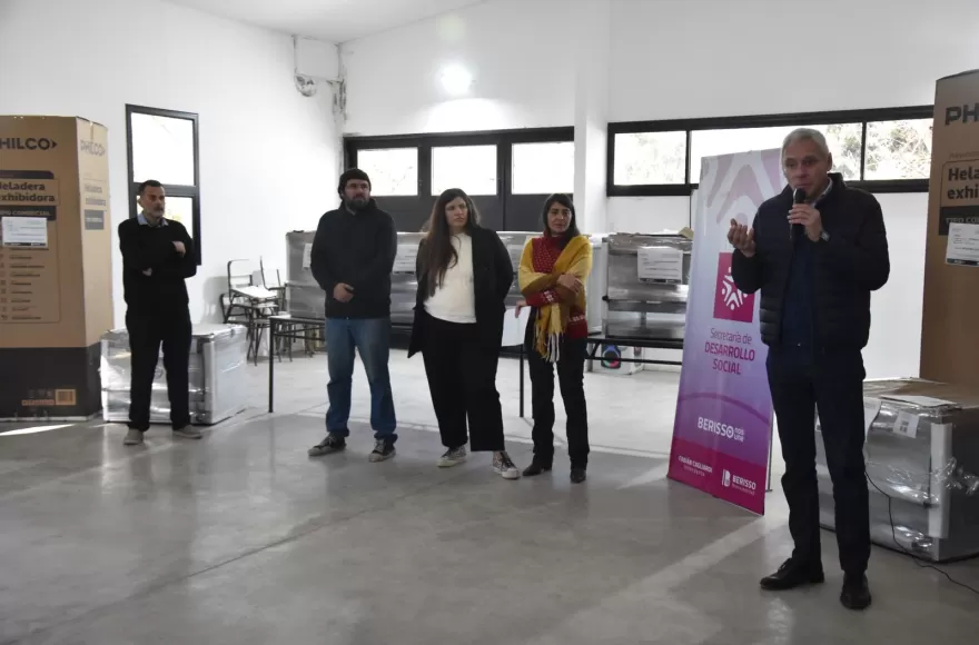 Cagliardi destacó la importancia de la economía popular.