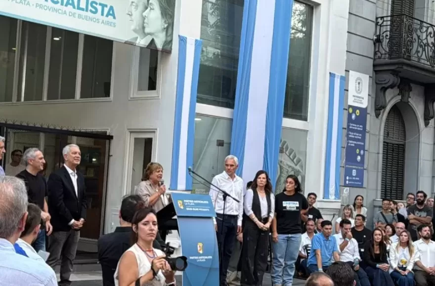 Alak asumi&oacute; al frente del PJ La Plata y llam&oacute; a la unidad del peronismo