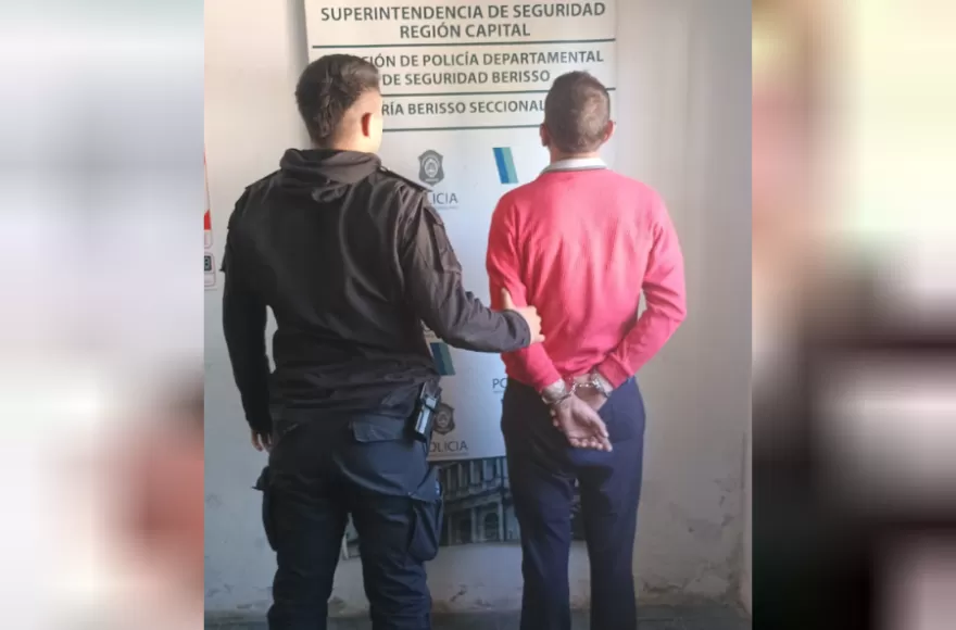 El agresor fue aprehendido por el personal policial.