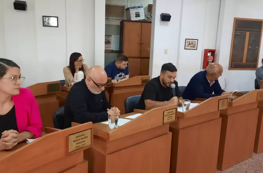 Los 7 votos por la negativa fueron de los bloques UCR – AMUBE, Juntos por el Diálogo Federal y La Libertad Avanza.  