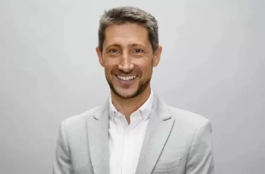 Hernán Letcher: “El consumo masivo cayó de manera significativa y el nivel de endeudamiento de las familias es preocupante”