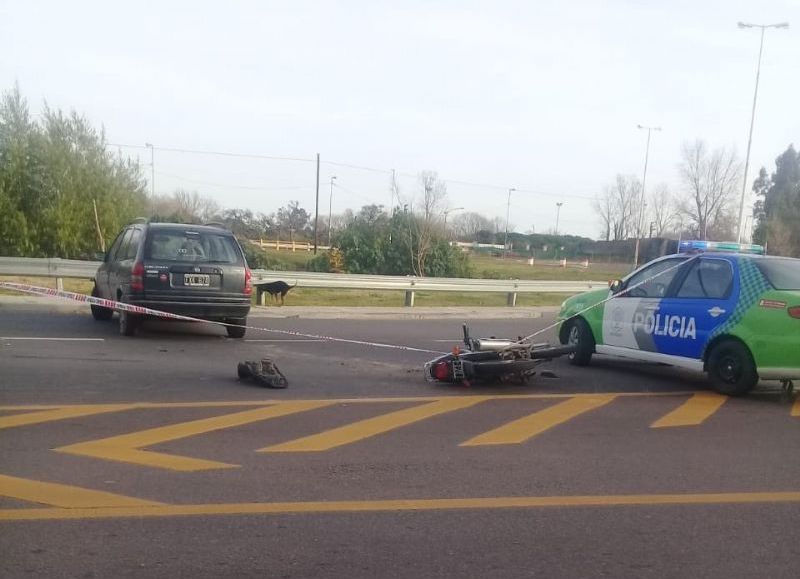 Un motociclista resultó herido.