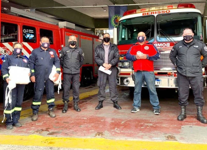 Los barbijos los confeccionaron privados de la libertad de la Unidad 9 de La Plata.