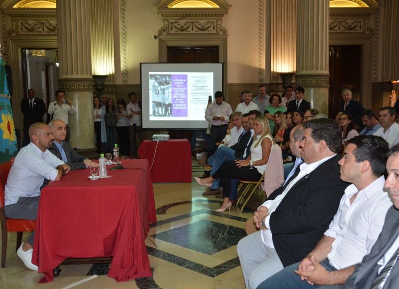 Presentación en la ciudad vecina.