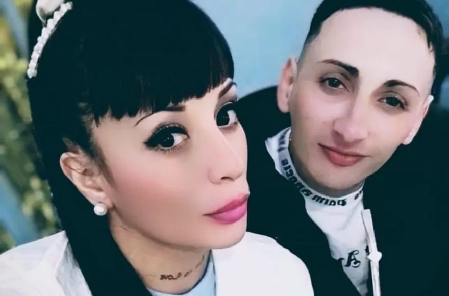 Se habían casado en la cárcel.
