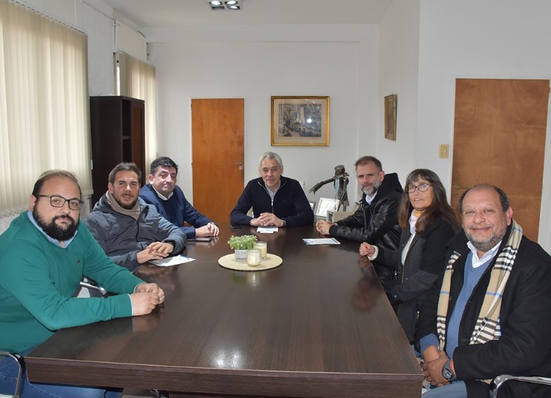 Encuentro en el despacho de Intendencia.