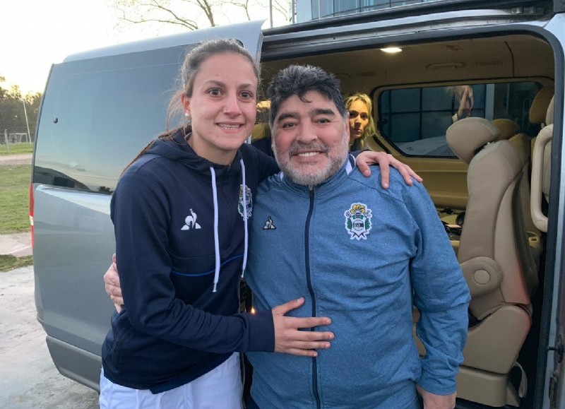 Victoria Sisterna y Diego Maradona.
