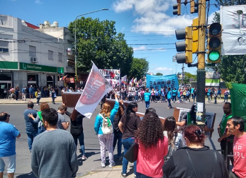 Manifestación en Montevideo y 7.