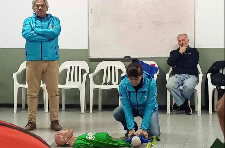 La jornada estuvo dirigida a entrenadores, profesores, dirigentes y referentes vinculados al fútbol infanto-juvenil.