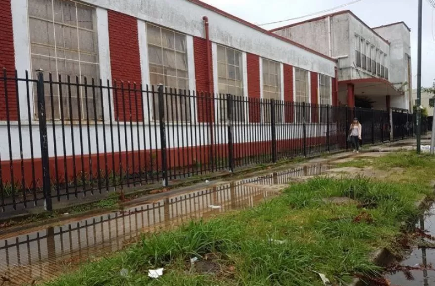 La escuela está ubicada en 16 y 165.