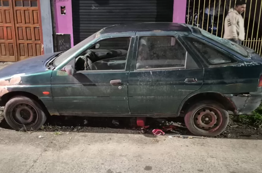 Daños a un auto.