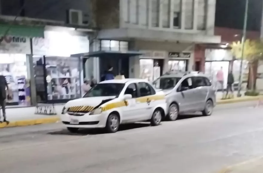 Un taxista fue hospitalizado tras un choque en cadena