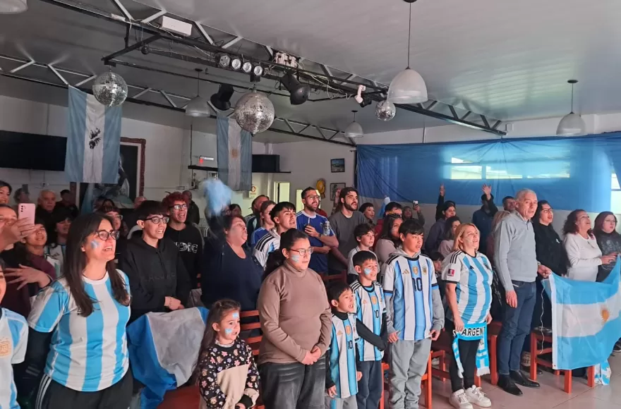El CEVECIM vivió el partido a pleno.