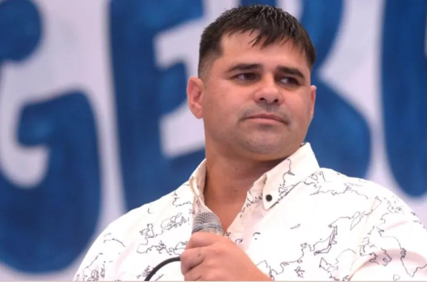 Iván Tobar.