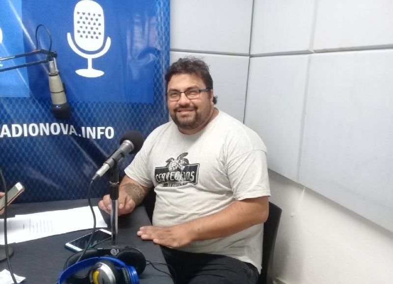 Gabriel Montenegro en el aire de BerissoCiudad en Radio.